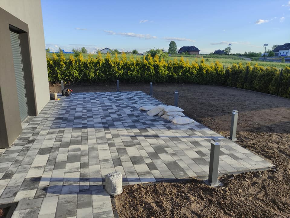 PD-INSTAL - Montaż lamp ogrodowych