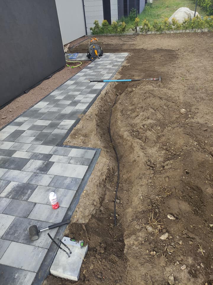 PD-INSTAL - Montaż lamp ogrodowych