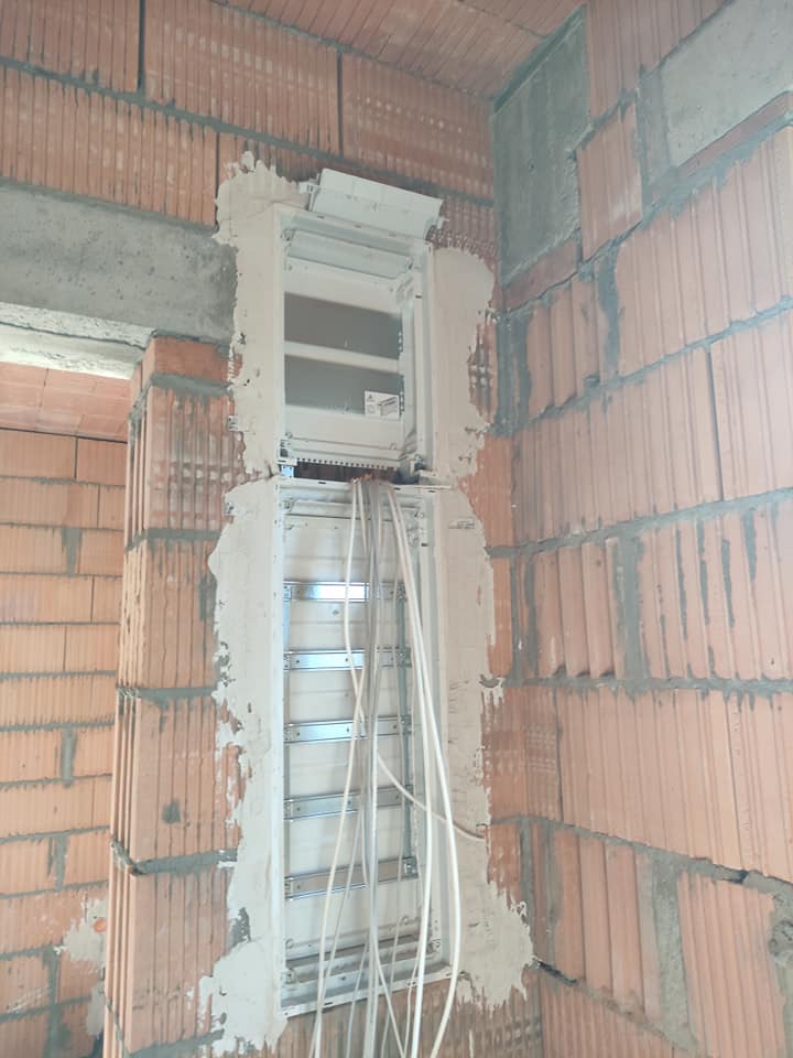 PD-INSTAL - Kompleksowa instalacja elektryczna