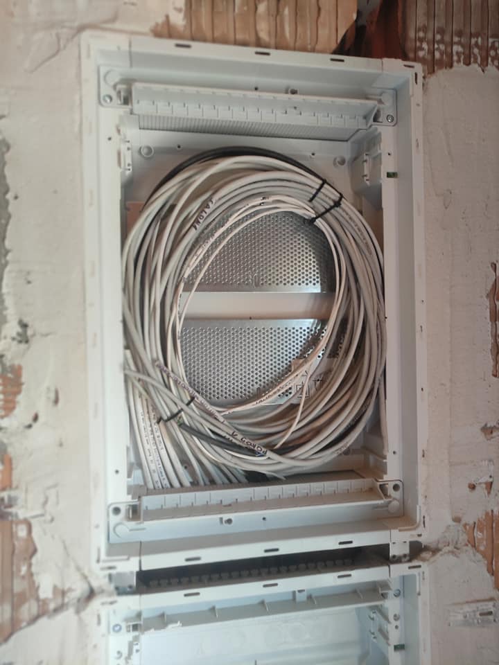 PD-INSTAL - Kompleksowa instalacja elektryczna