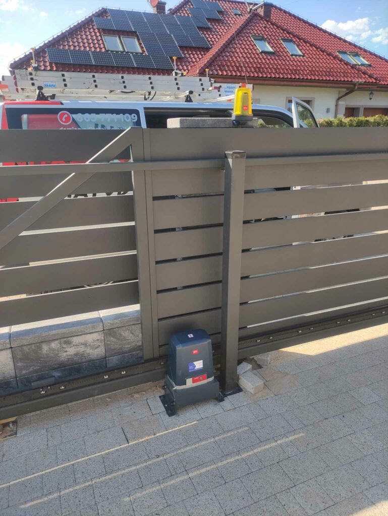 Automatyka bramowa BFT z wideodomofonem Hikvision