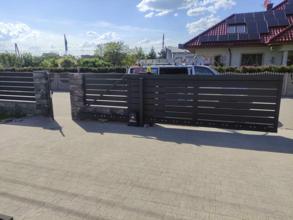 PD-INSTAL - Brama wjazdowa z napędem elektrycznym